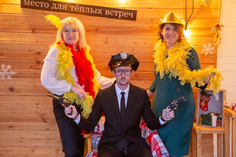 Новогоднее украшение зала для корпоратива в Вологде